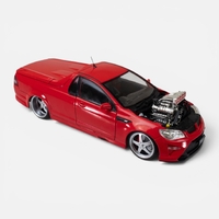 1:24 Supercharged HSV VF Maloo GTSR Ute by DDA Collectibles
