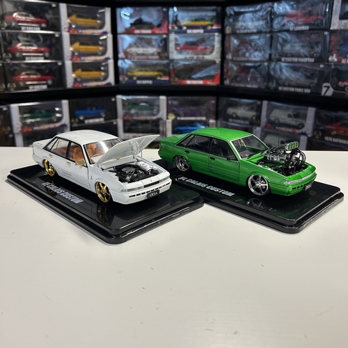DDA Collectibles,1:24 Scale CHASE Metallic White Custom Holden VL Calais & Supercharged Osiris Green Holden VL Calais