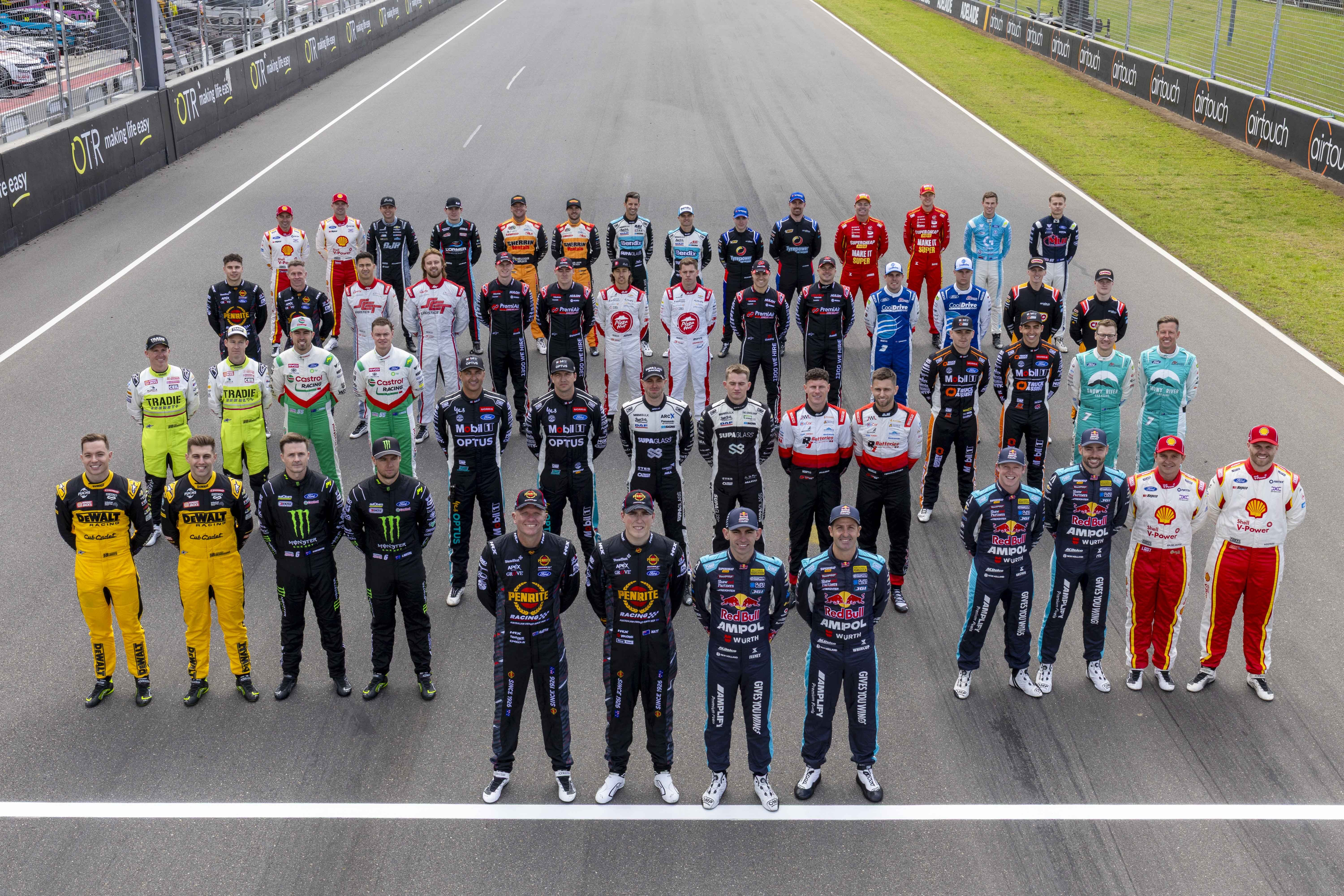 All 54 drivers on grid ahead of Supercars Enduro Cup opener