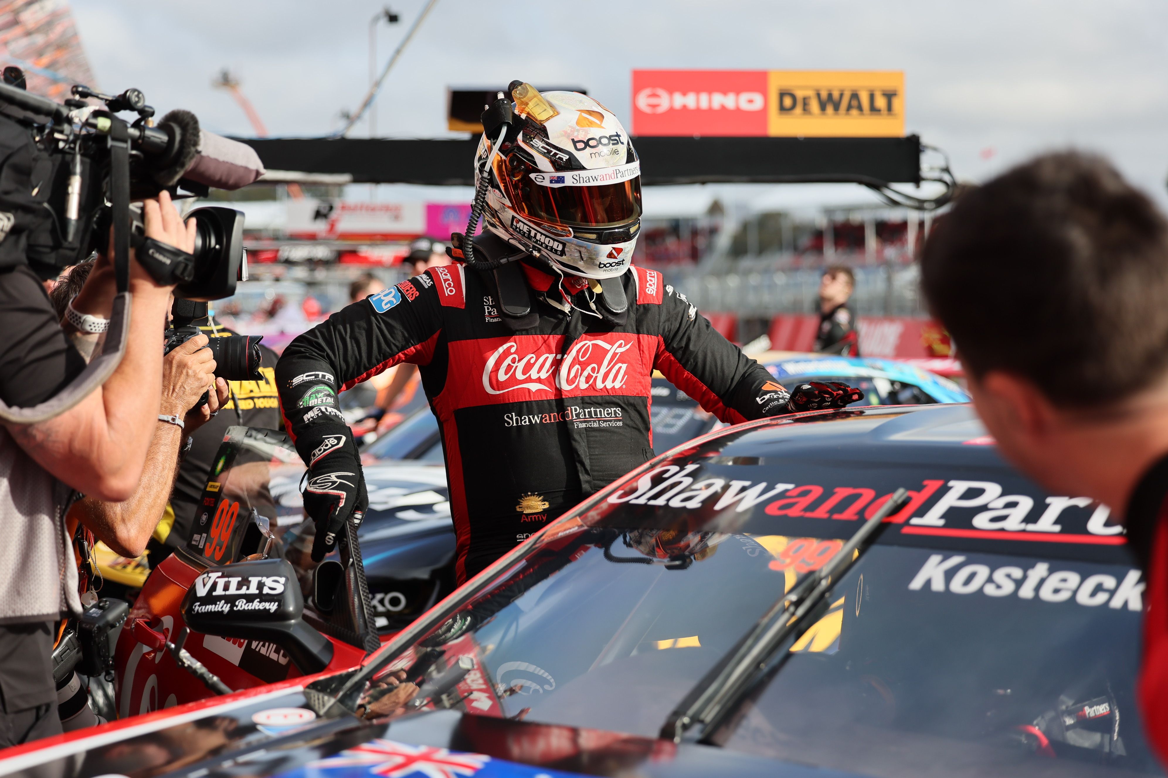 Championship leader Kostecki quickest in Friday qualifying