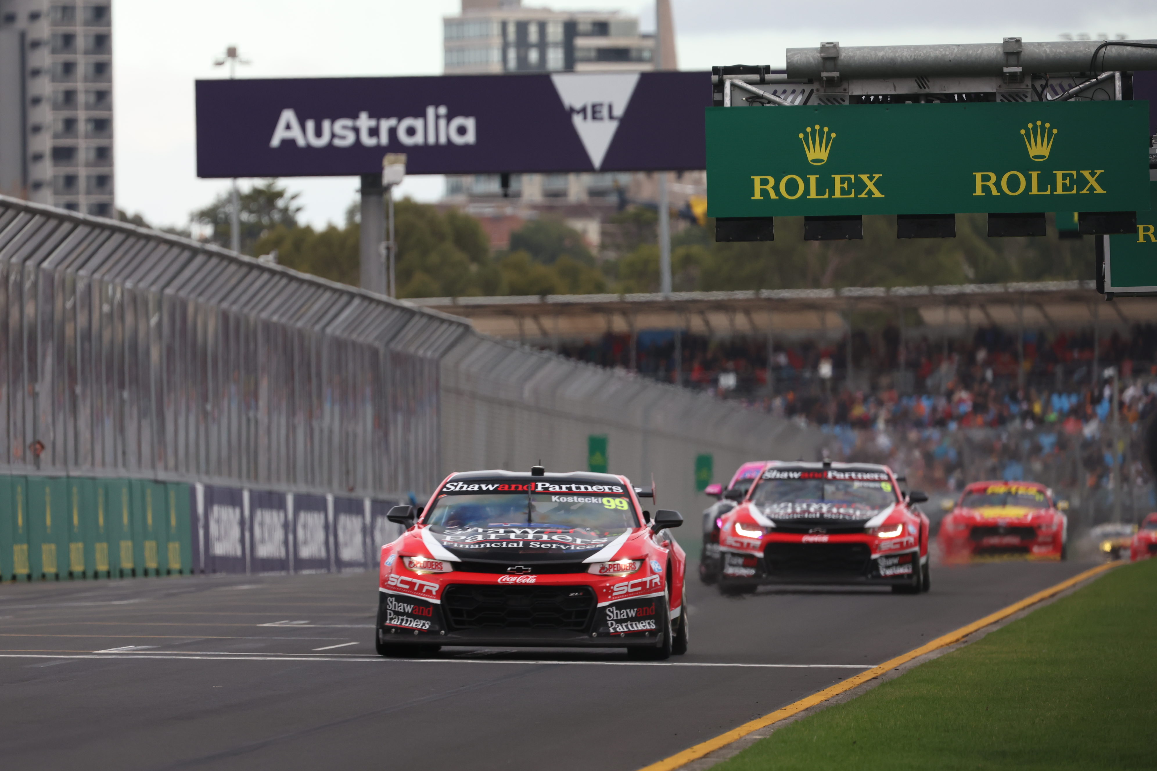 Kostecki continues winning ways in wild Grand Prix sprint
