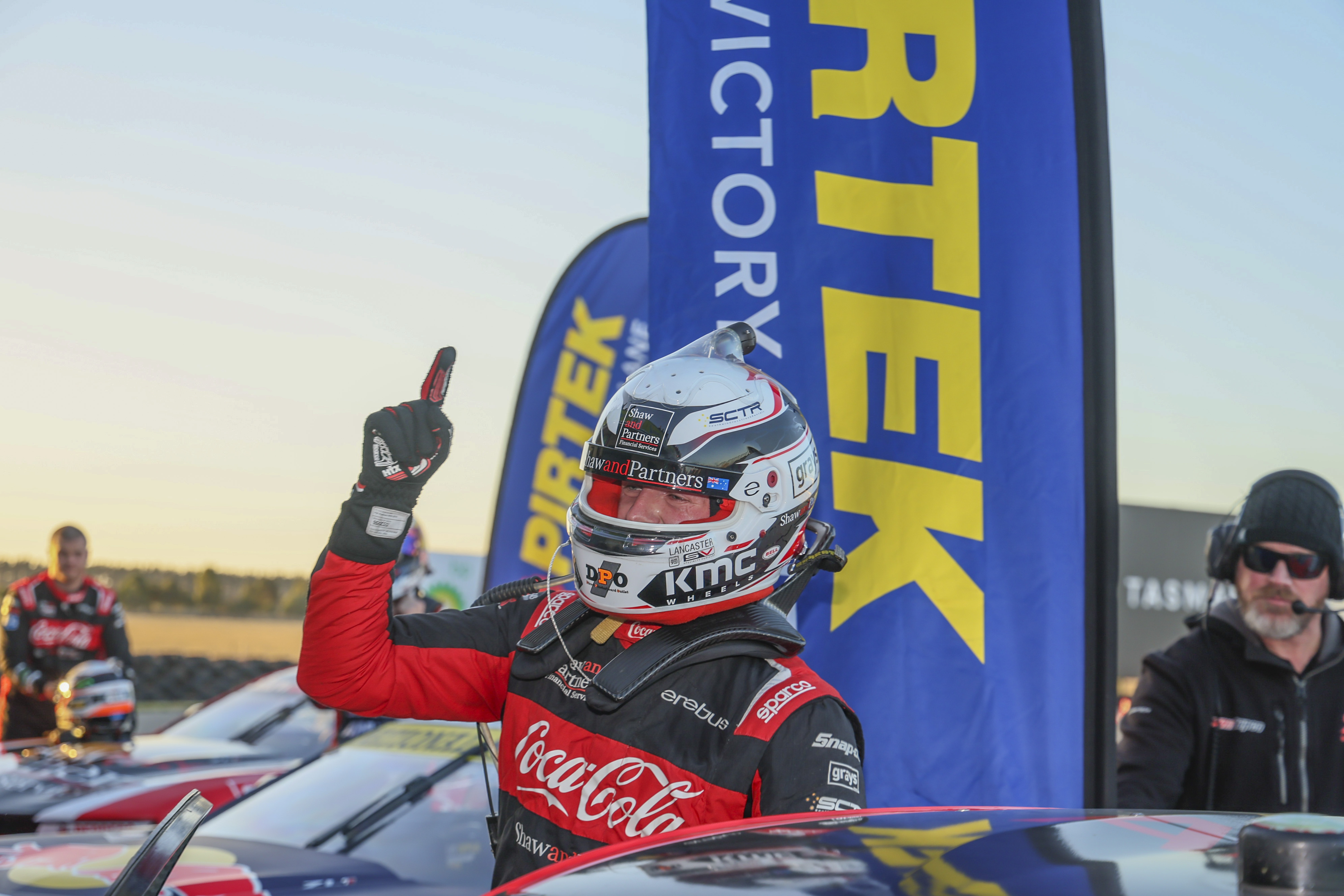 Brown blazes to victory in Tassie finale
